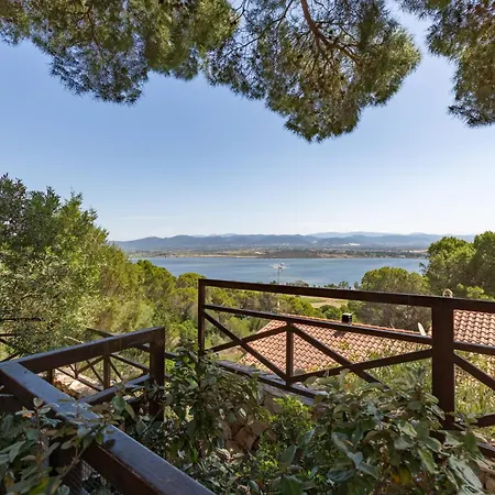 Splendid View With Shared Swimming Pool - Hill Apartment *